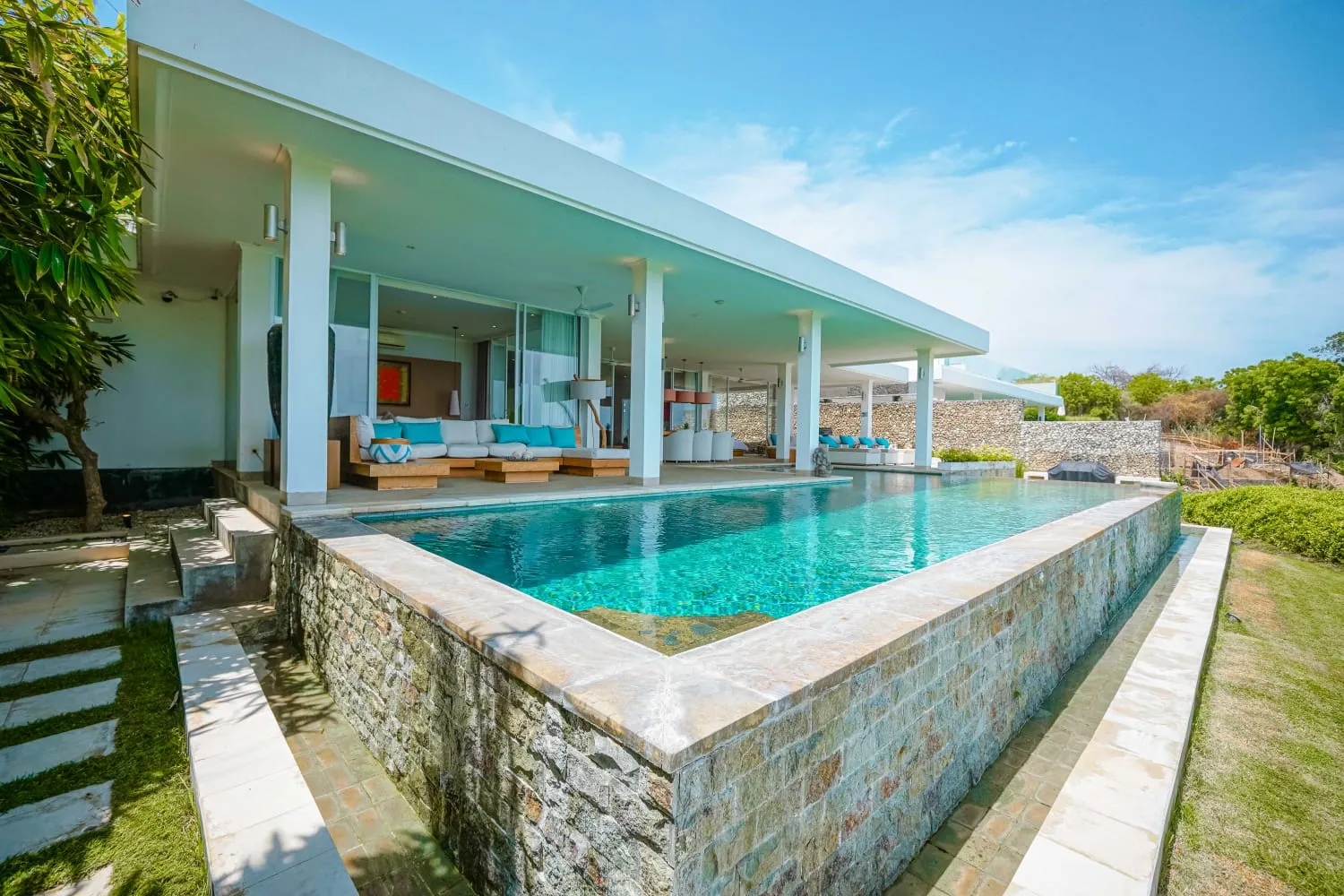 Deep Blue Villa - Bali Waterfront Vacation Rental