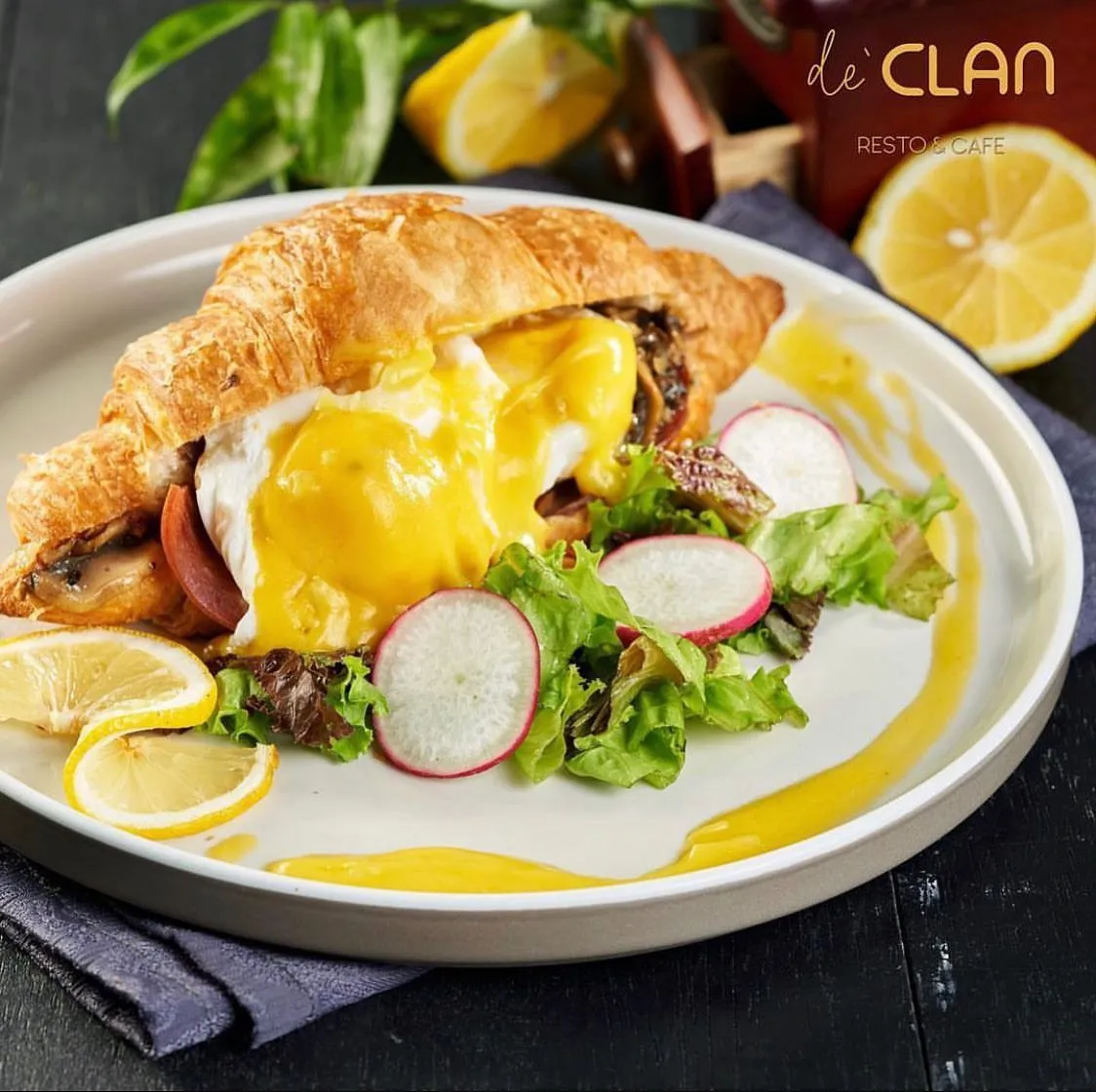 de'Clan Resto & Cafe Depok