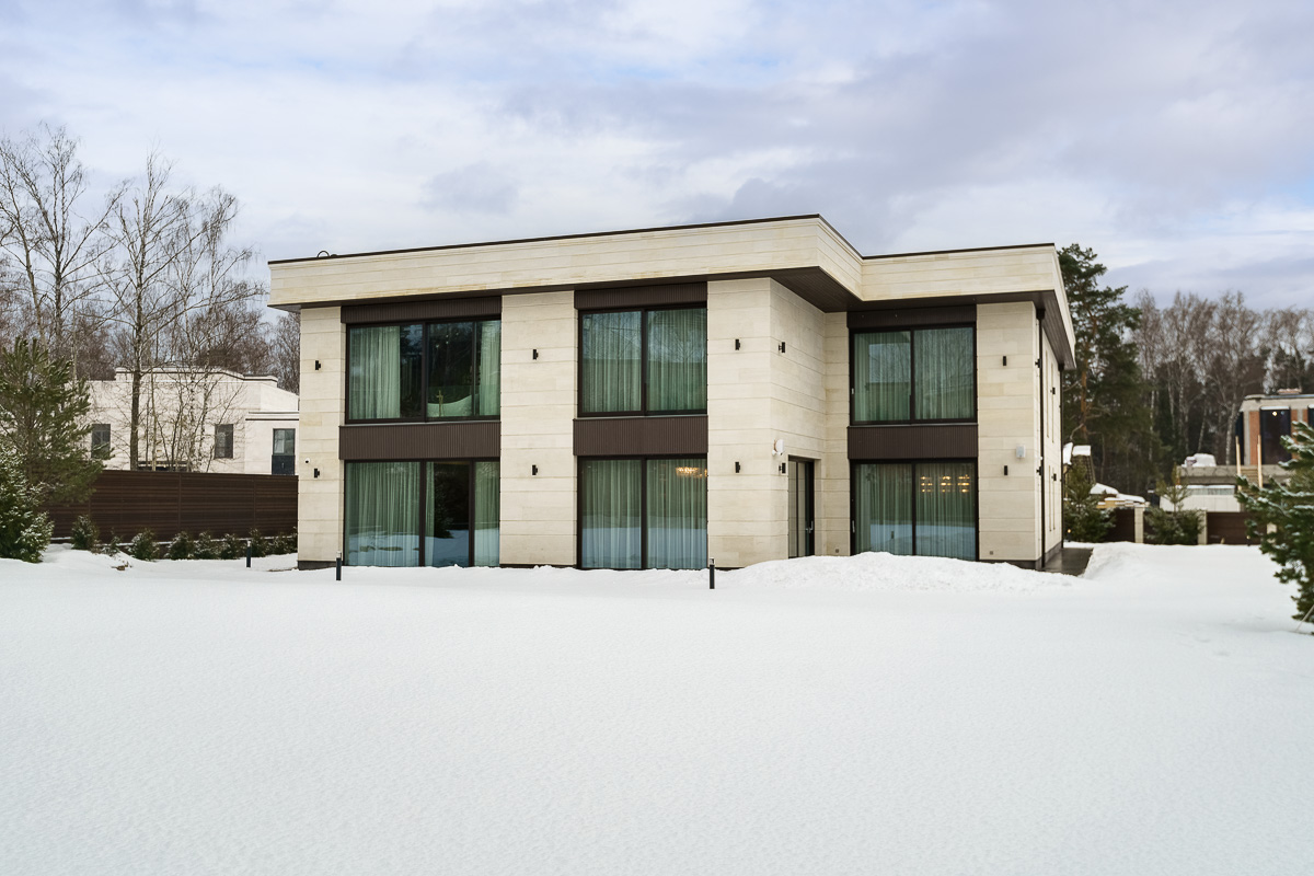 LUXURI VILLA IN MALOE-SARAEEVO MOSCA