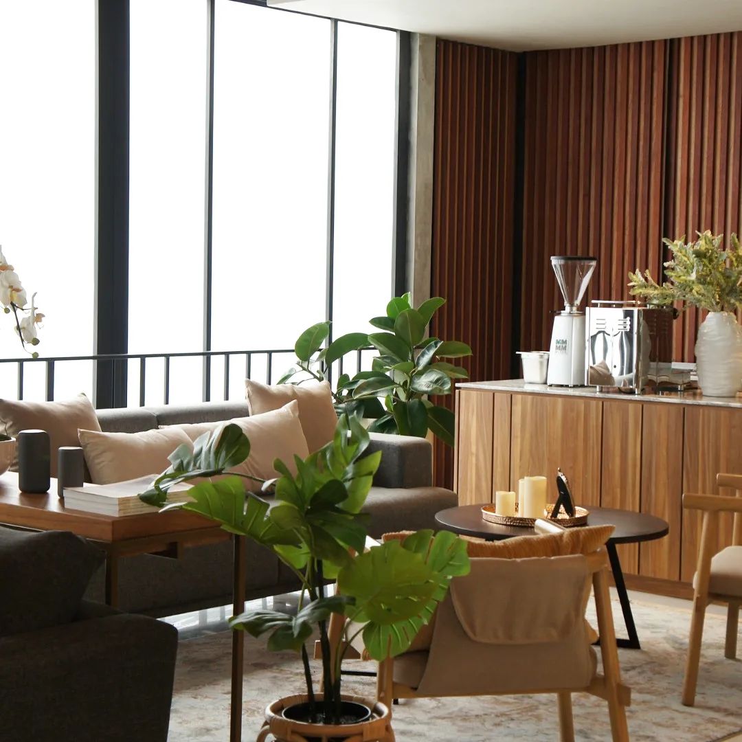 HUMMINGBIRD EATERY AND SPACE