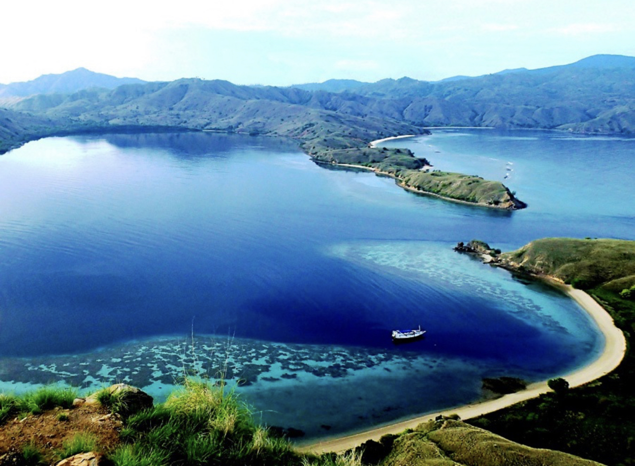 LAND OF YOUR DREAMS 33 HECTARES BEACHFRONT