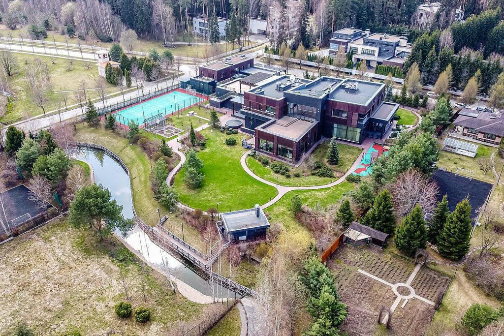 VILLA MODERNA A BENELUX , MOSCA