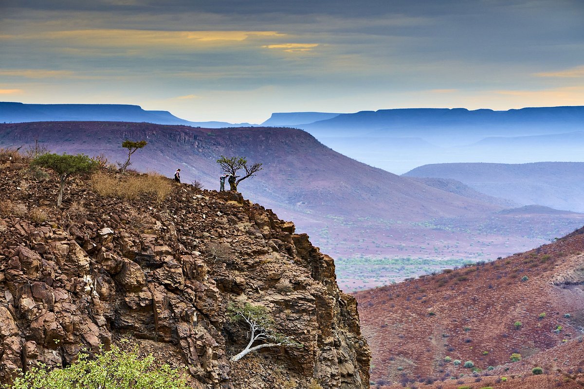 info@etendeka-namibia.com