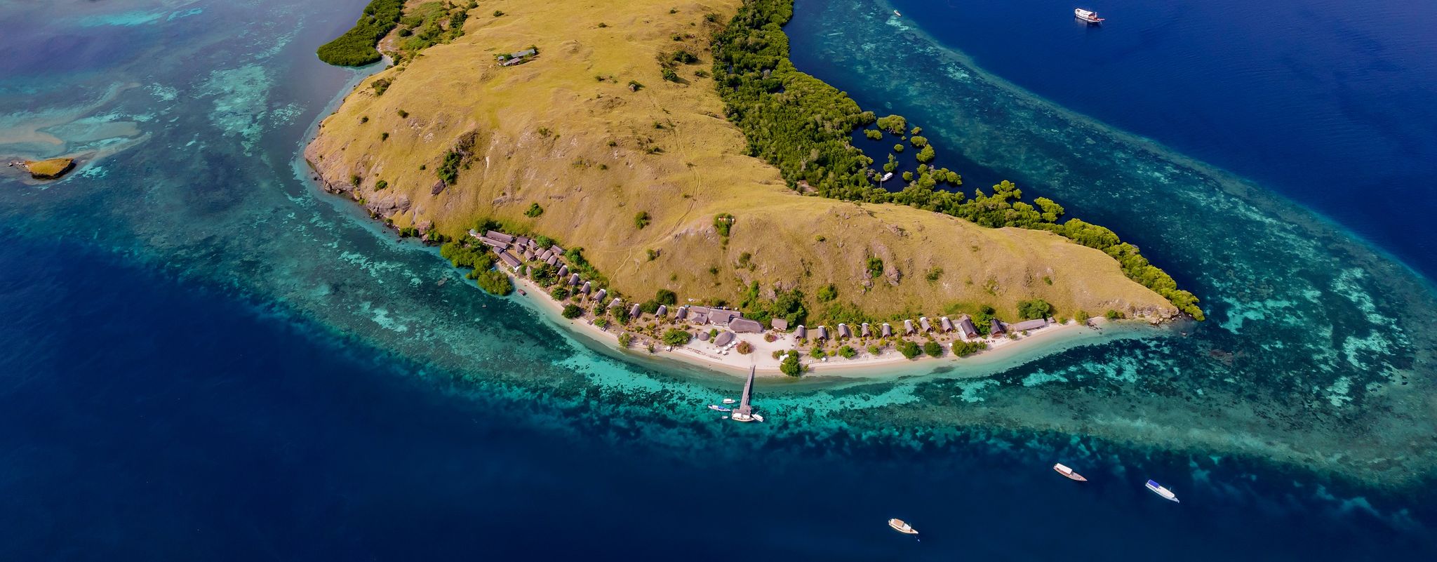 Komodo Resort &amp; Diving Club
