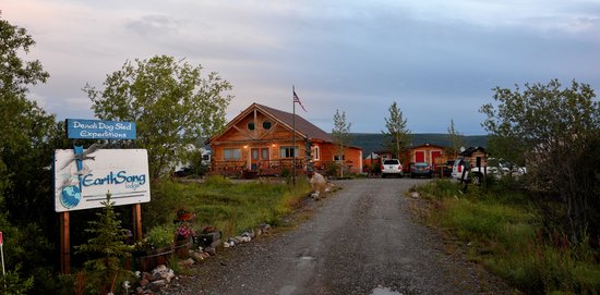 Earthsong Lodge and Denali Dog Sled Expeditions