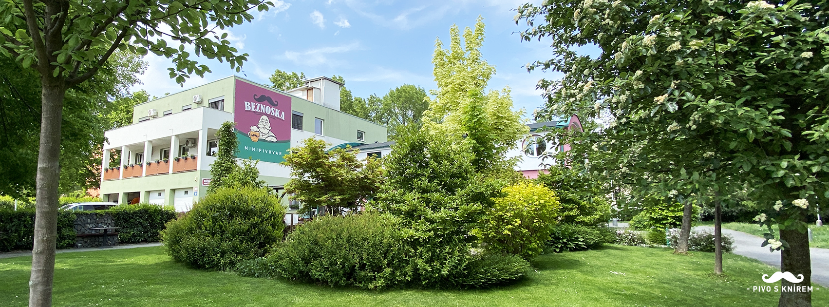 Minipivovar Beznoska, Penzion Školička