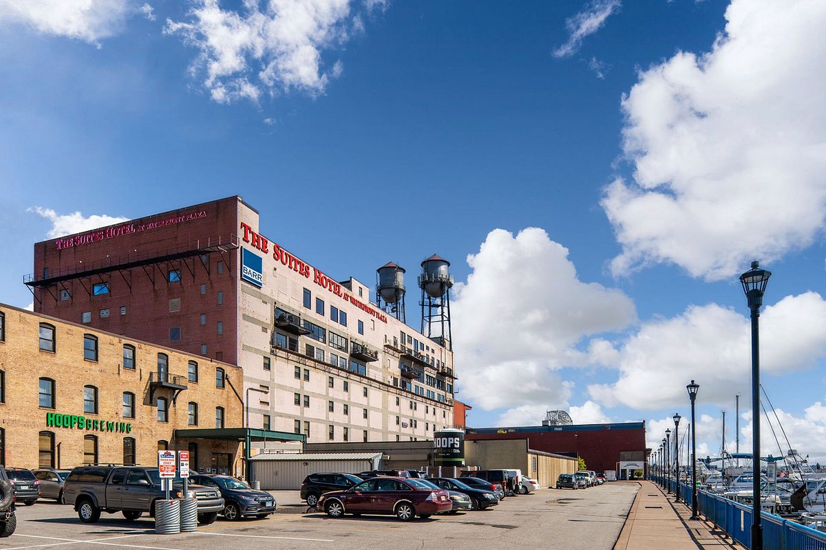 The Suites Hotel at Waterfront Plaza