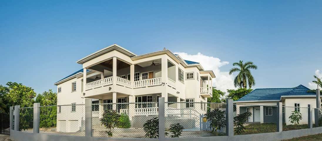 Blue Paloma Bed &amp; Breakfast