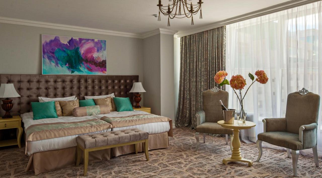 Bristol Central Park Hotel