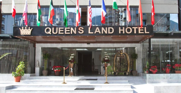 Queens Land Hotel