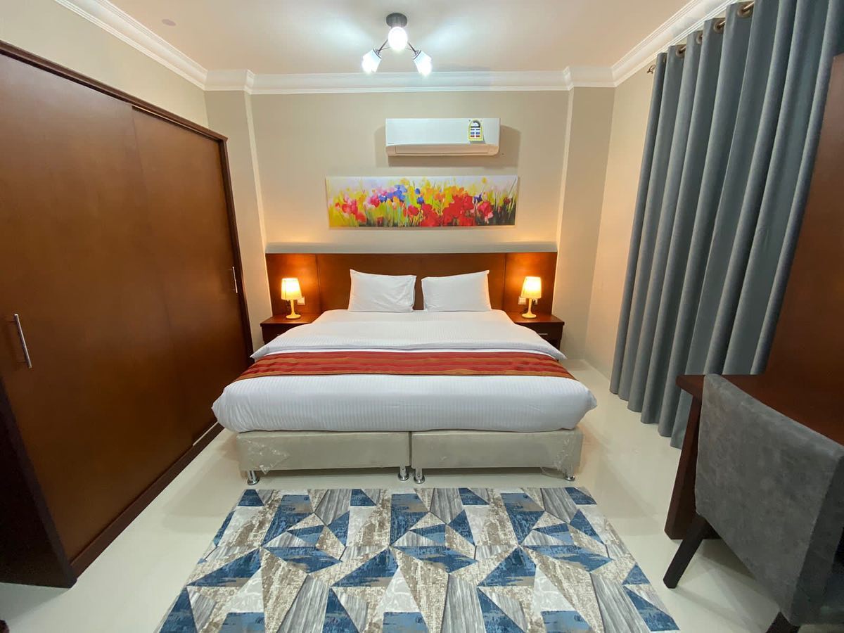 Royal Land Deluxe Suites